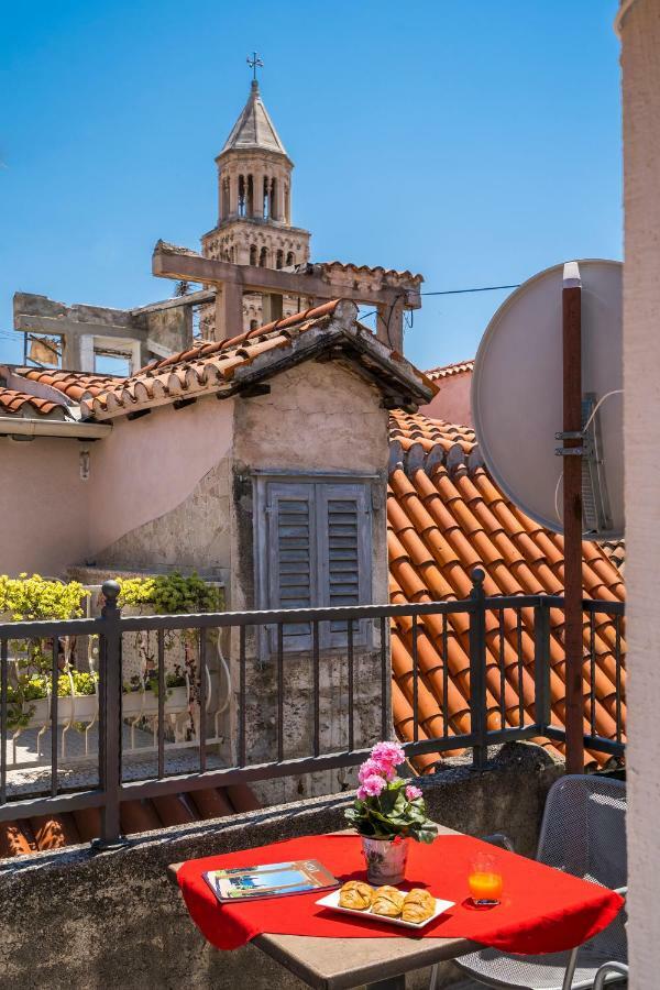 Rooftop City View Apartment In The Palace Walls Split Exterior photo